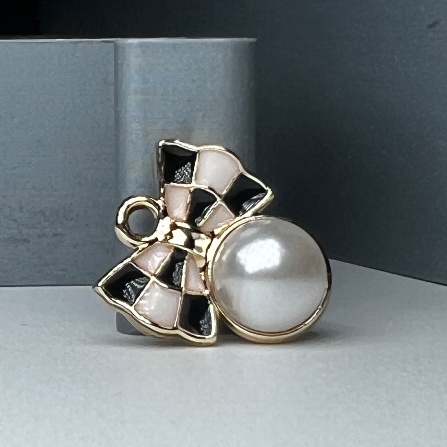 Gold B/W Checkered Bow with Pearl