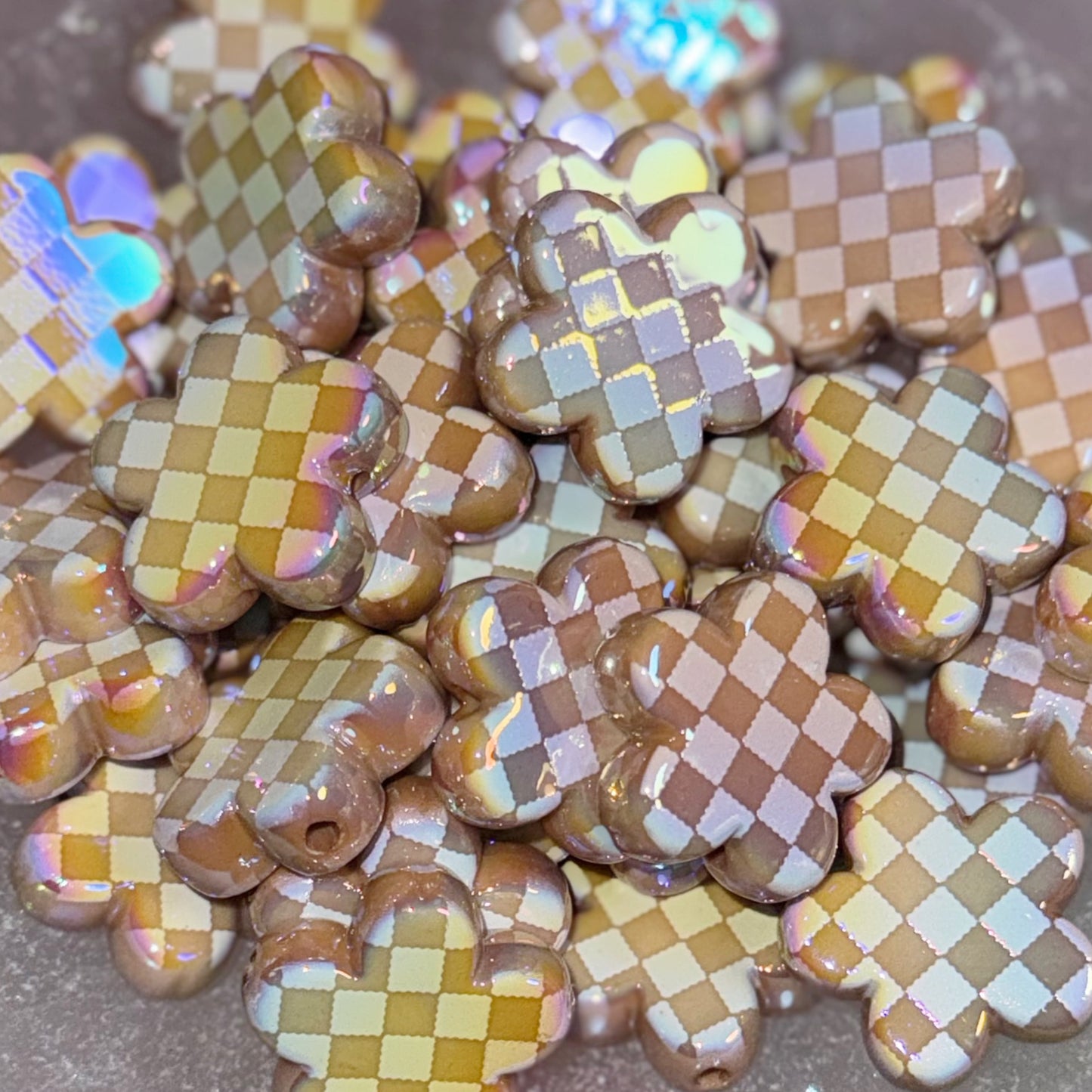 Caramel & White Checkered Daisy 25mm Acrylic Bead
