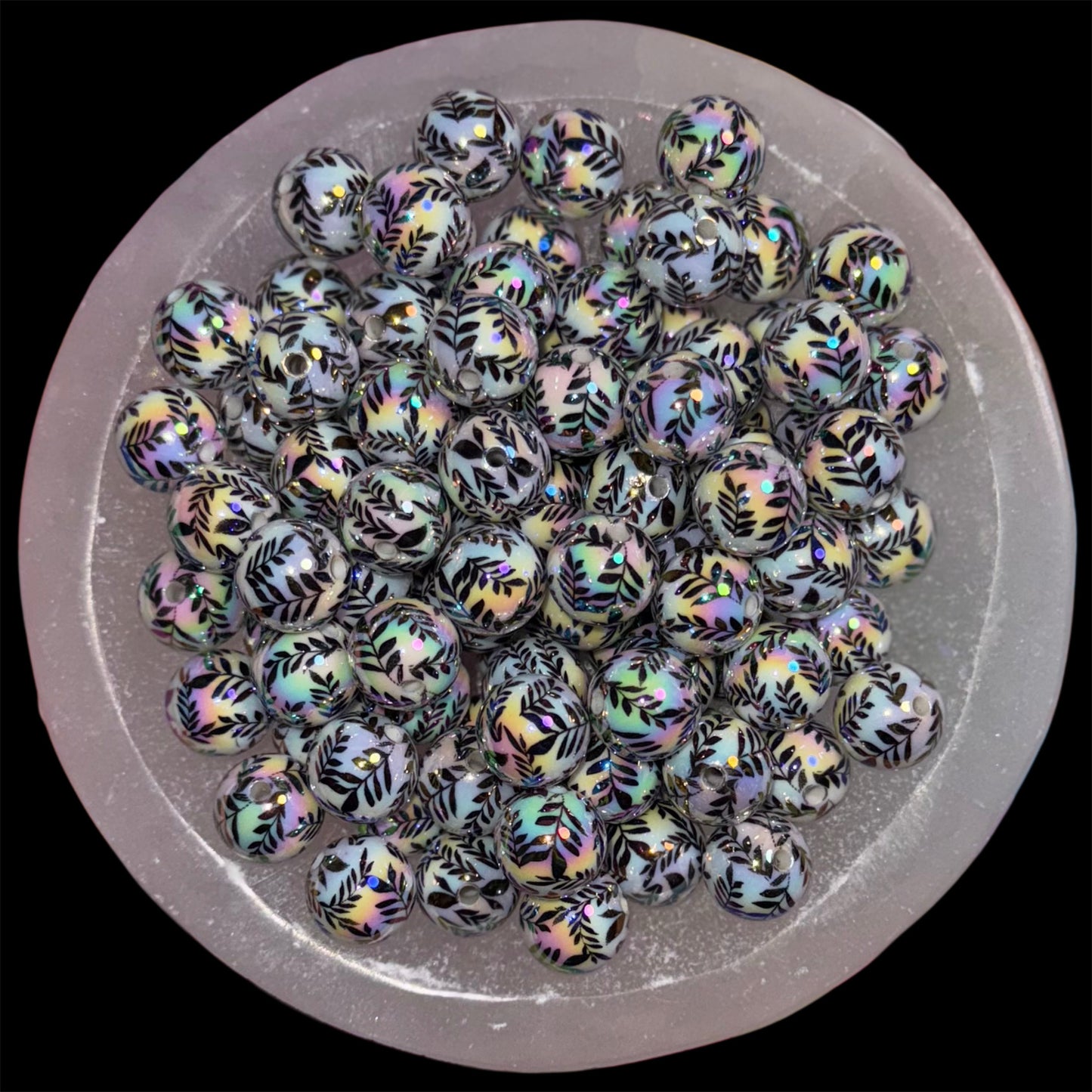 Black/White Everest Leaf 16mm Acrylic Bead