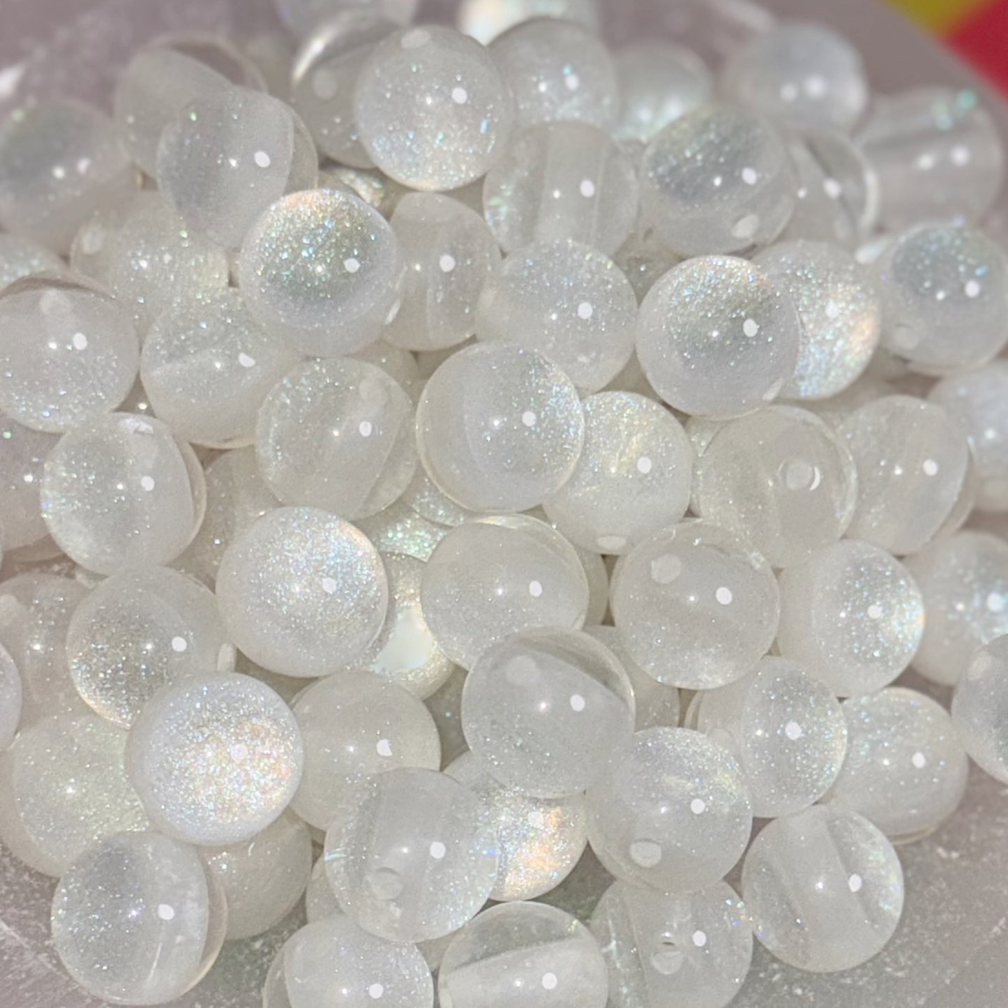 White Cateye Glitter Split 16mm Resin Bead