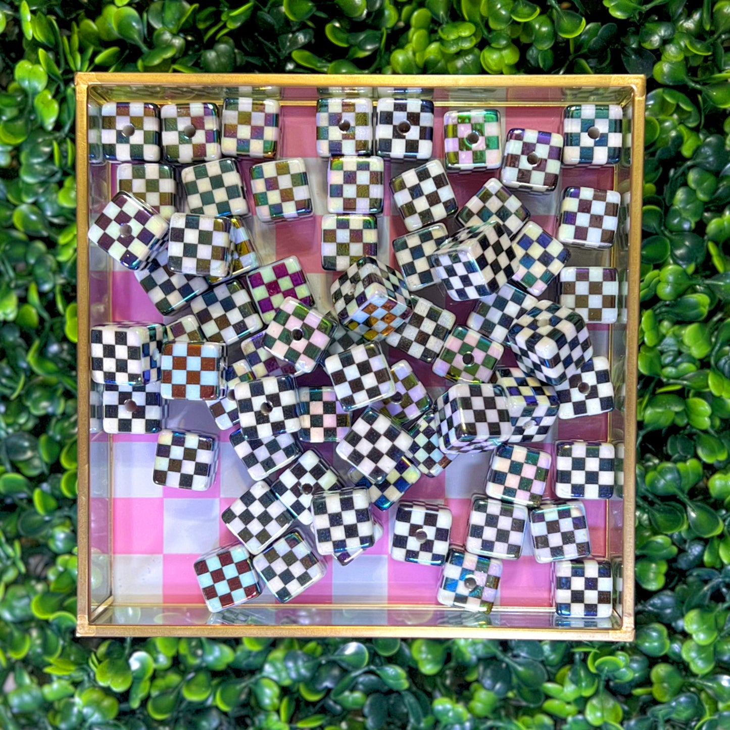 UV Checkered B/W 20mm Square Single Bead