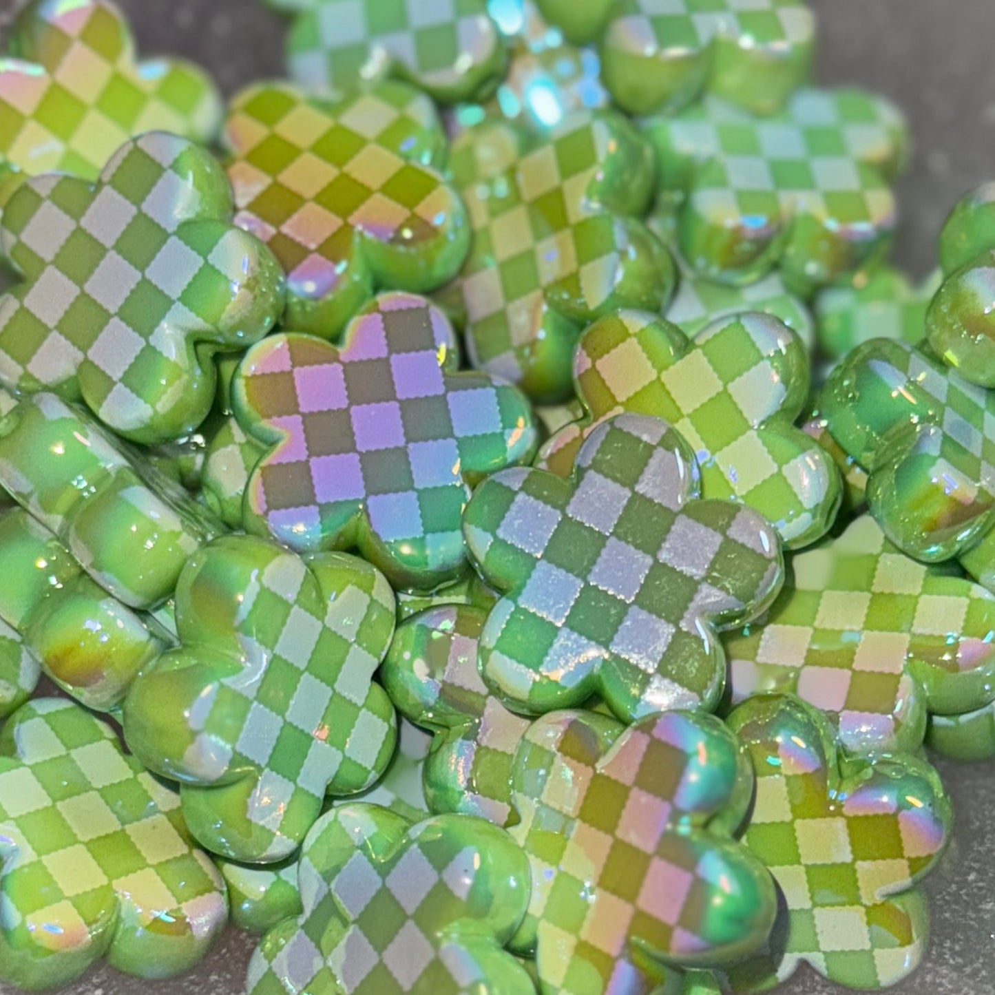 Lime & White Checkered Daisy 25mm Acrylic Bead
