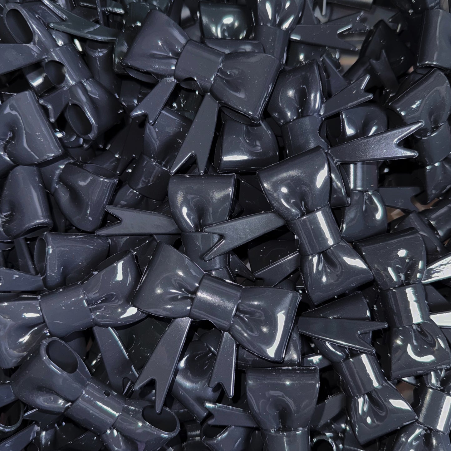 Shiny Milk-Black - 3D Bow Topper Bead